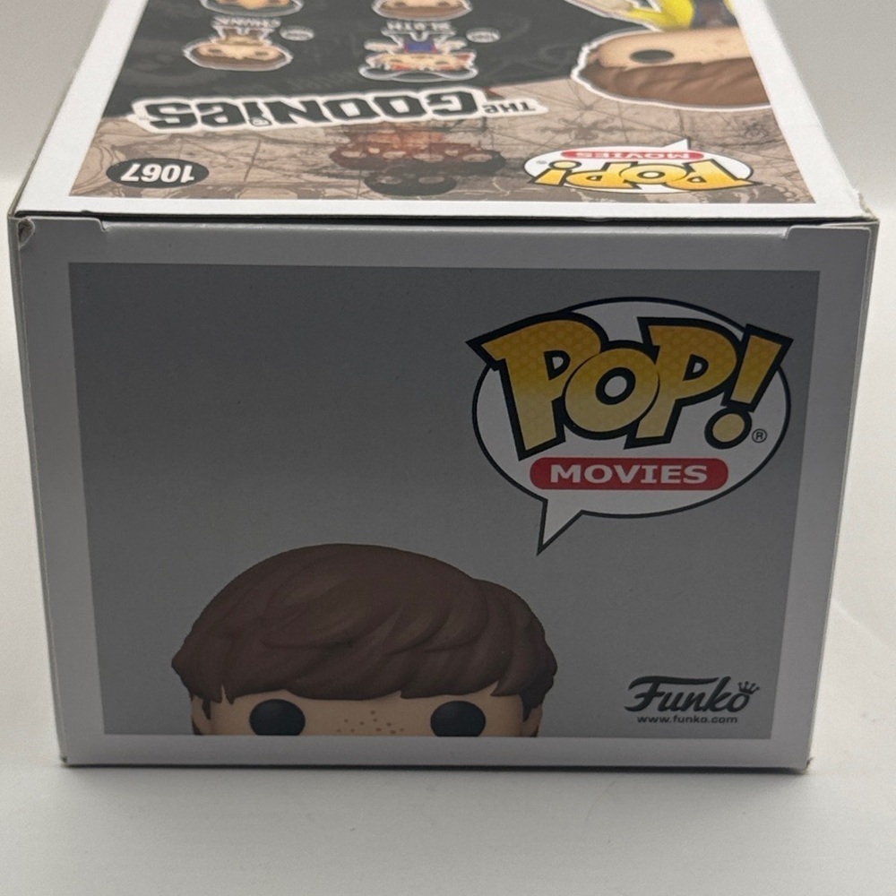 Funko Pop The Goonies Mikey with Yellow Jacket - Picture 4 of 11